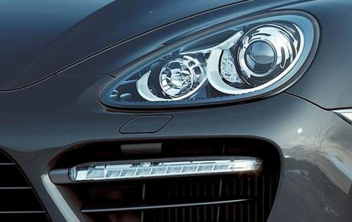 2012 Porsche Cayenne front safety DETAIL