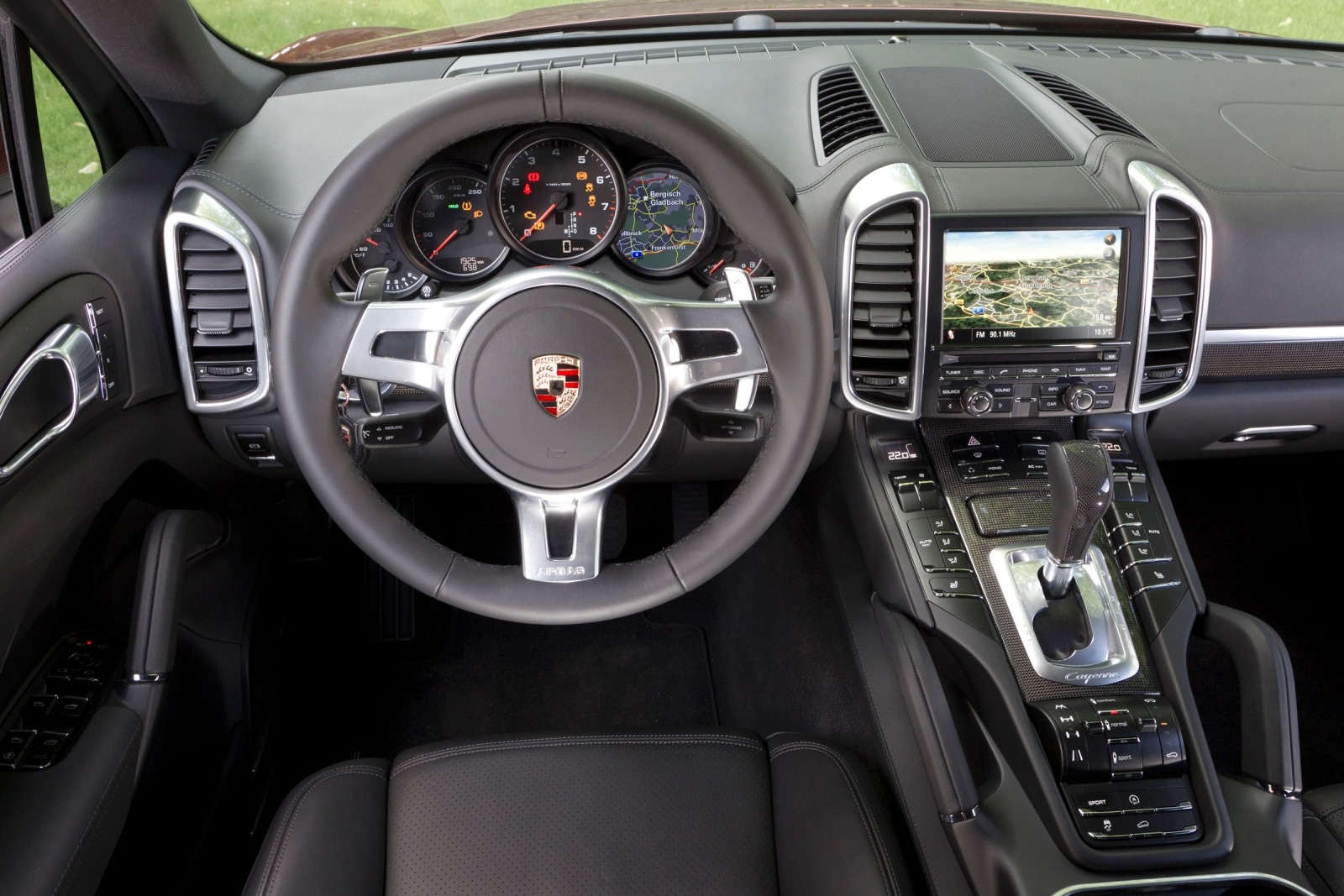 2014 Porsche Cayenne interior I