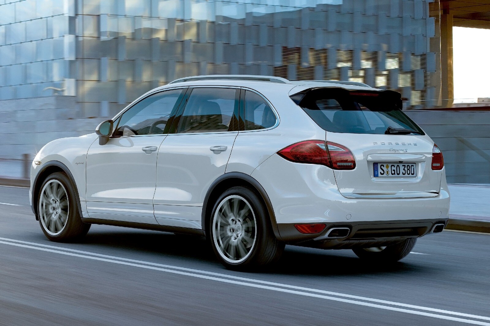 2014 Porsche Cayenne exterior RQ