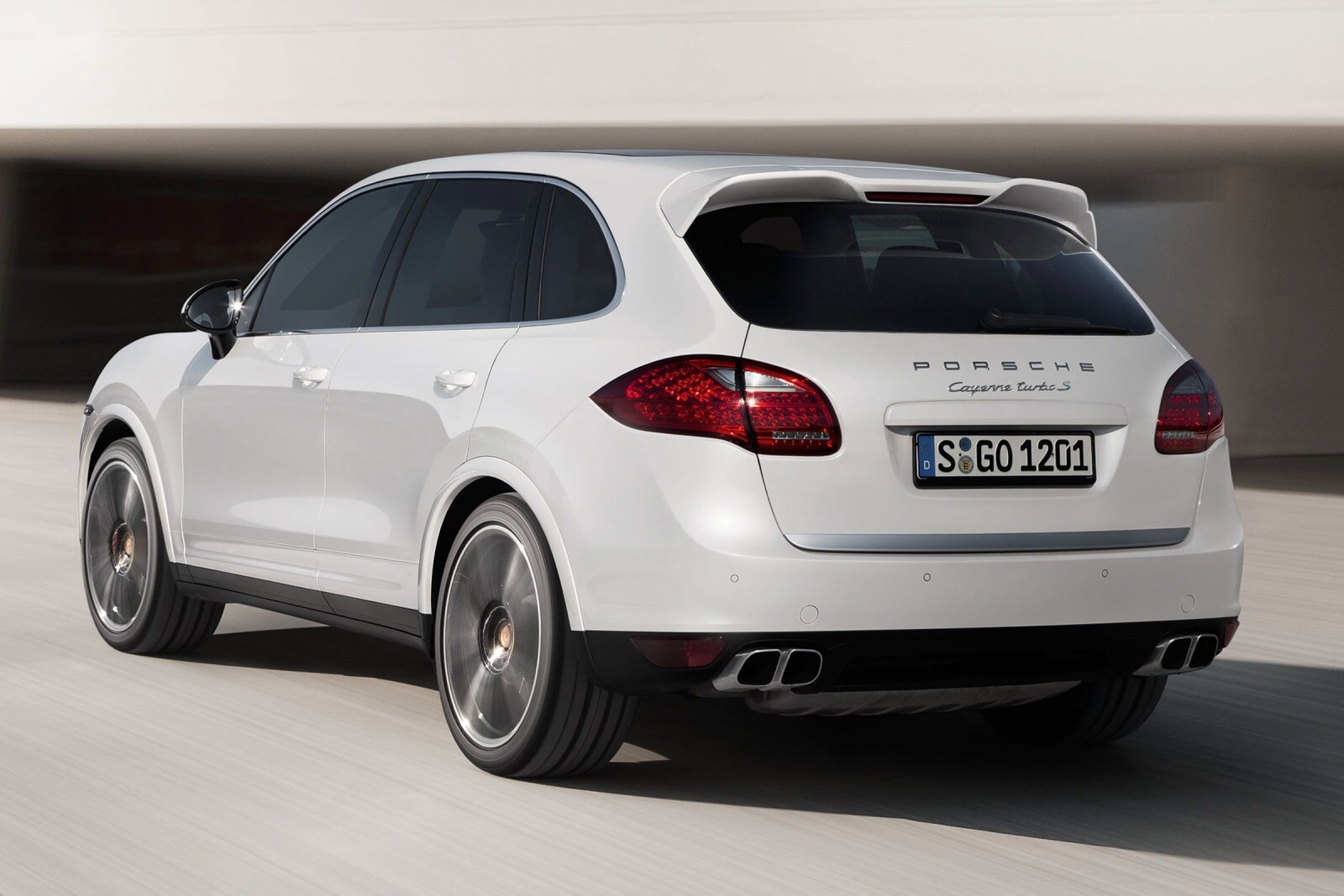 2014 Porsche Cayenne exterior RQ