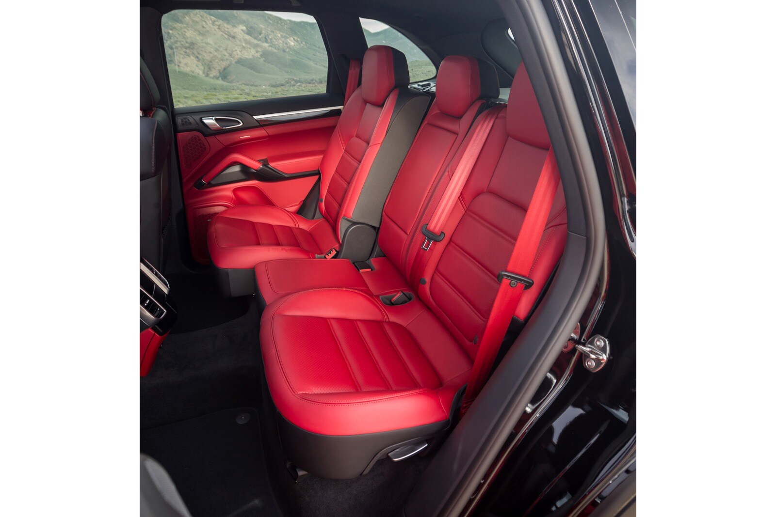 2015 Porsche Cayenne interior RI