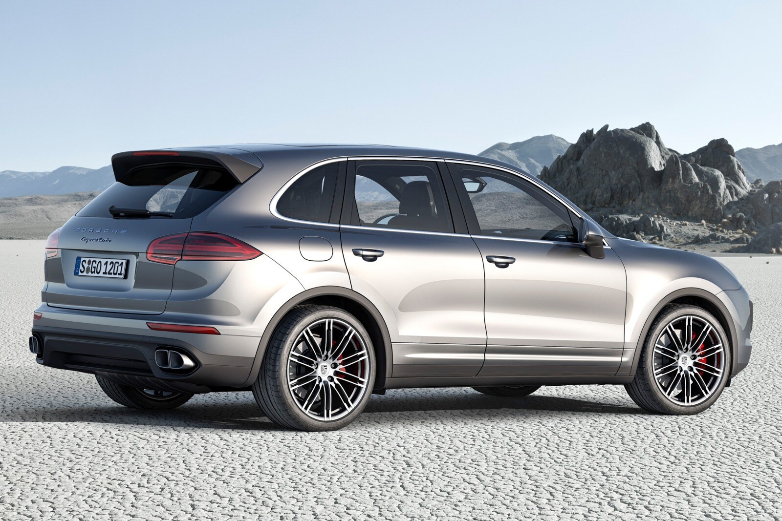 2016 Porsche Cayenne exterior FQ
