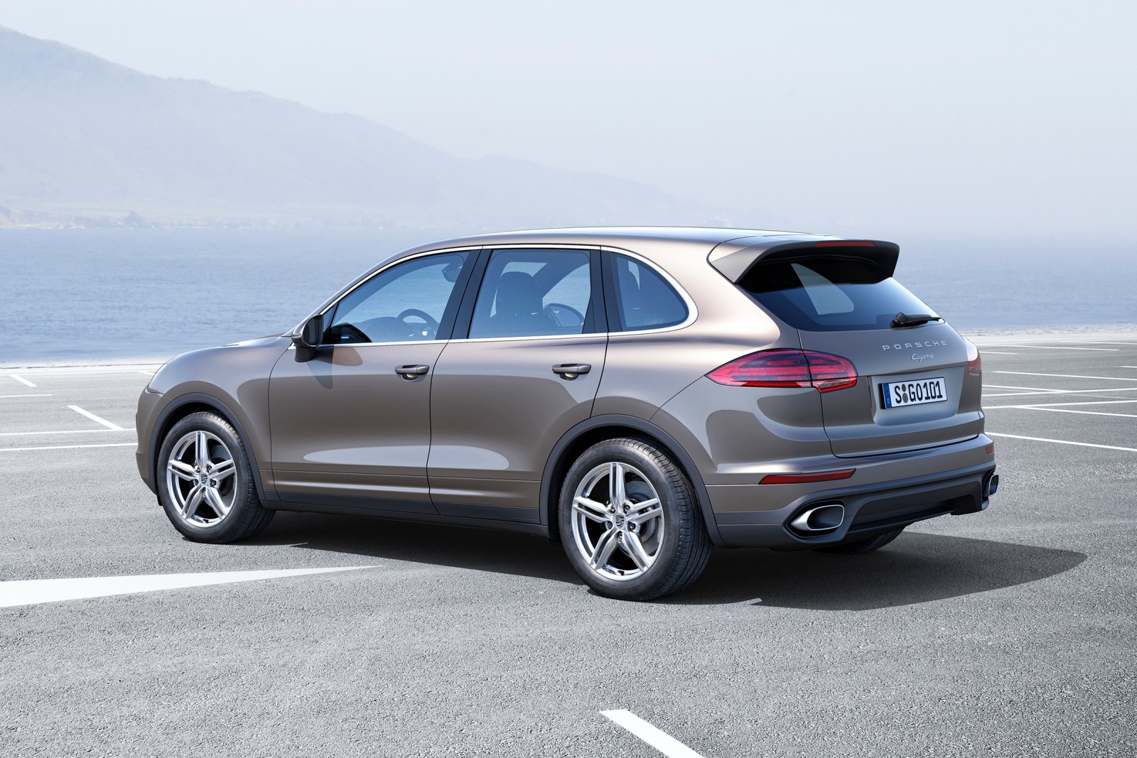 2018 Porsche Cayenne exterior FQ