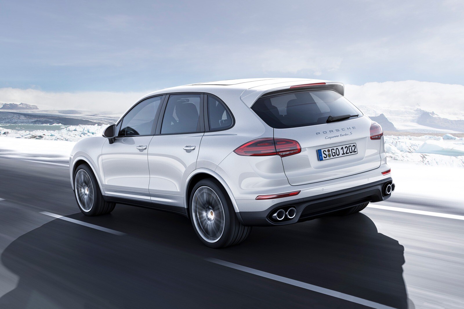 2018 Porsche Cayenne exterior FQ