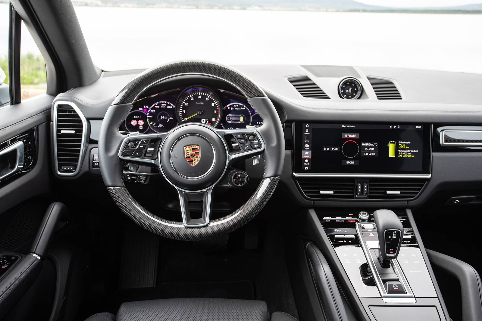 2019 Porsche Cayenne interior SWD