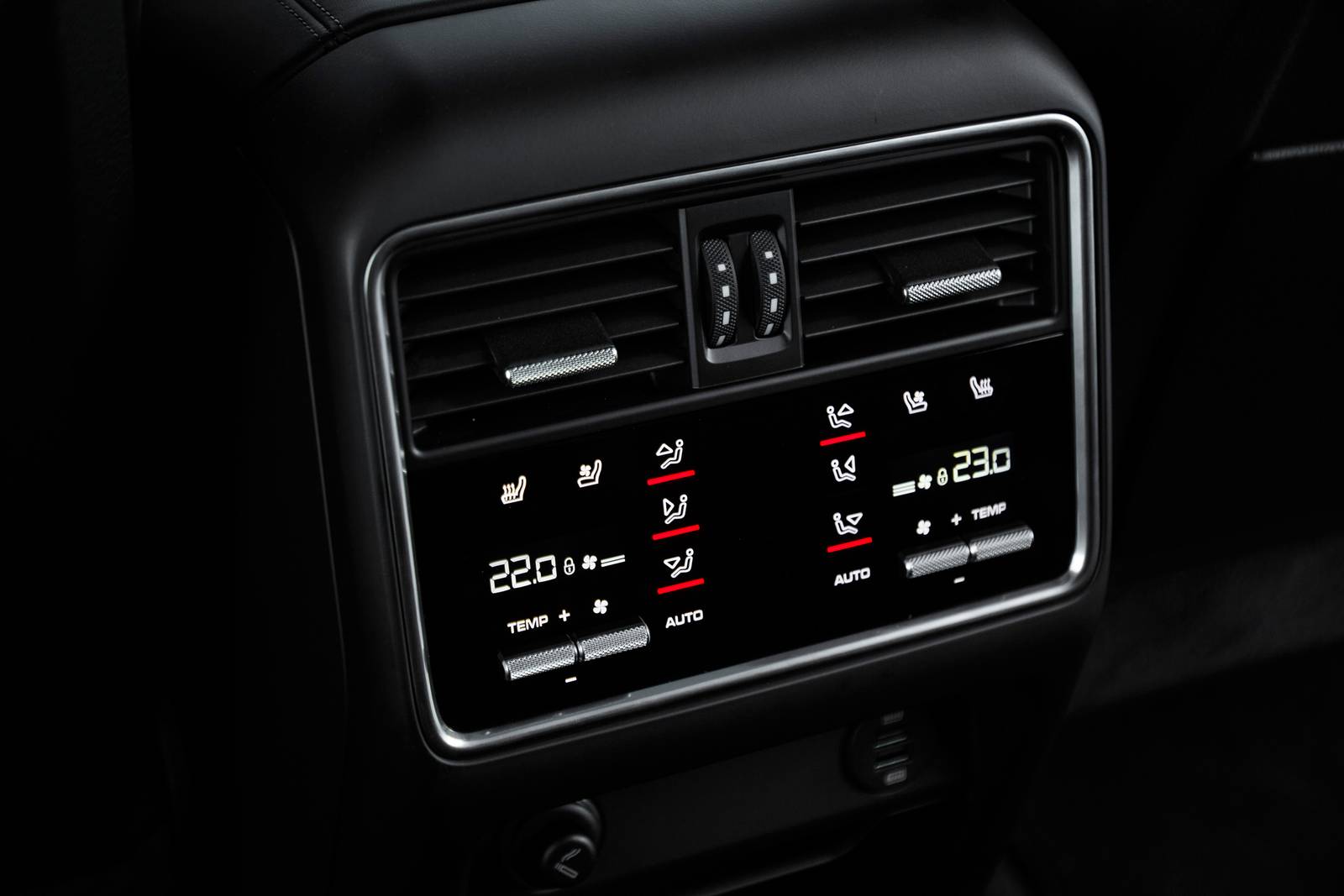 2019 Porsche Cayenne front safety DETAIL