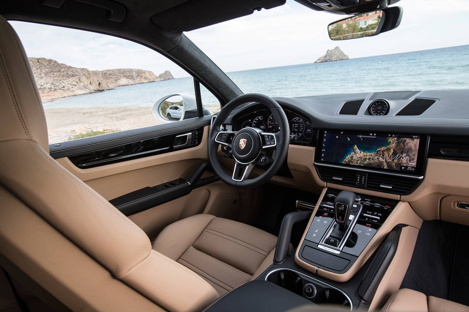 2019 Porsche Cayenne interior SWD