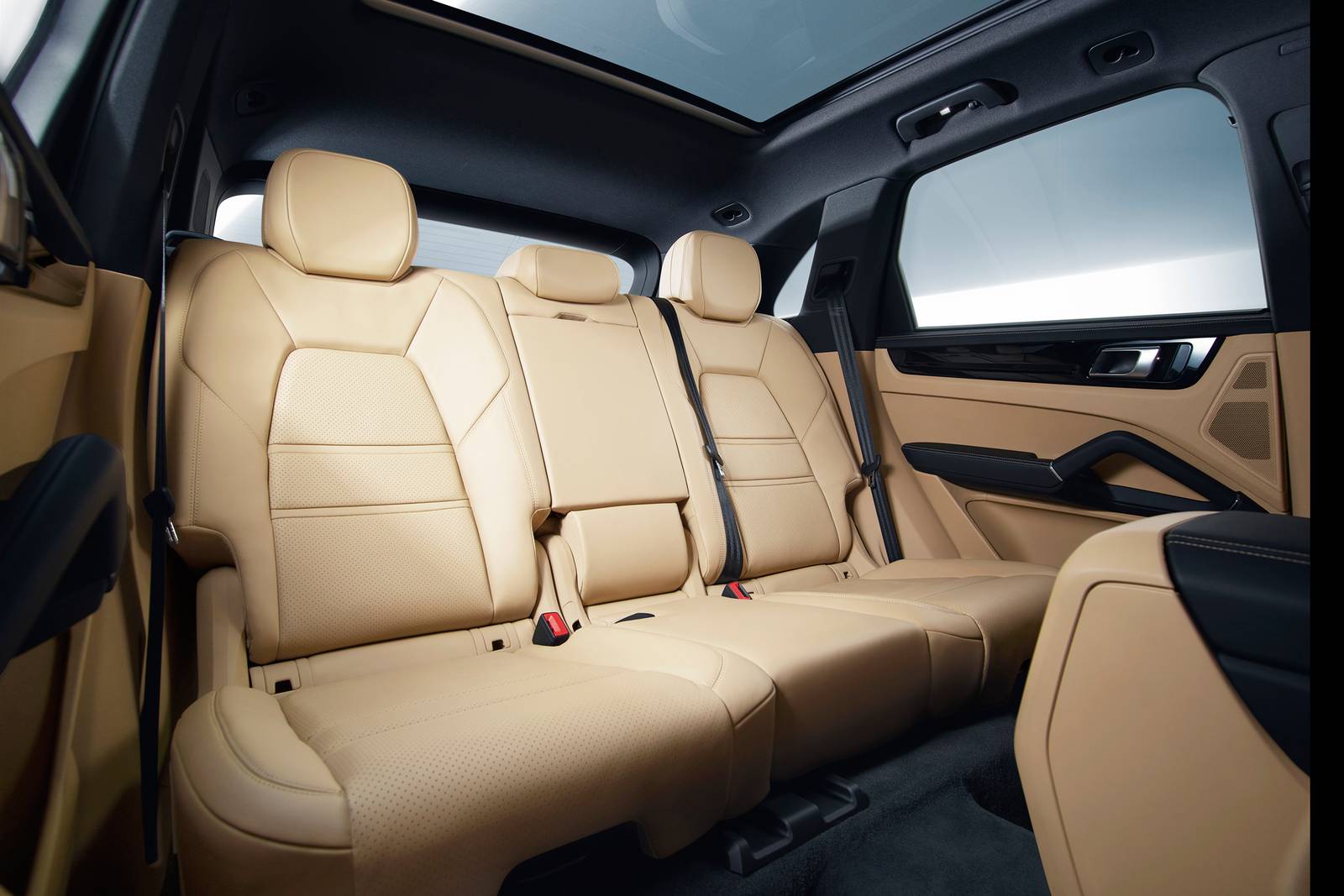 2020 Porsche Cayenne interior RI