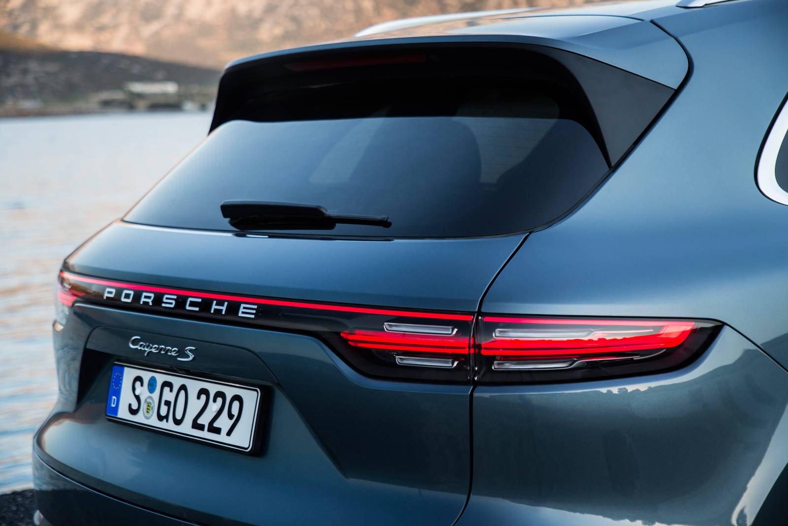 2020 Porsche Cayenne exterior RBDG