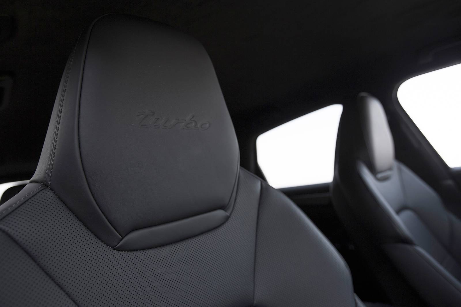 2020 Porsche Cayenne interior DETAIL