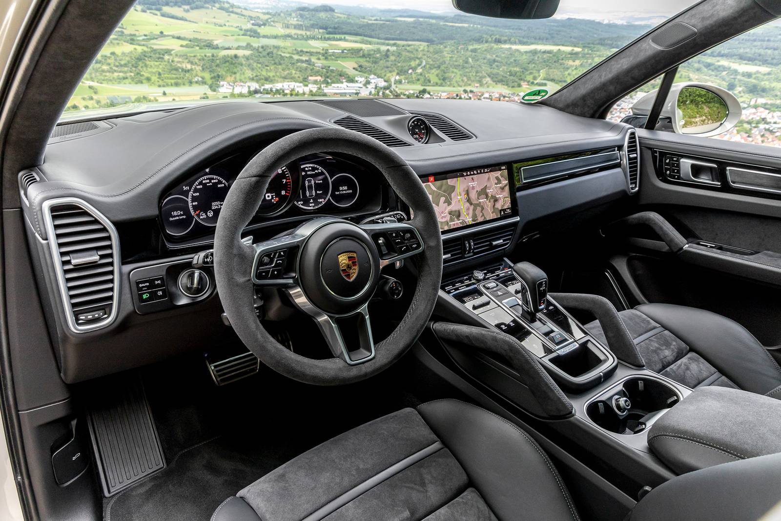 2023 Porsche Cayenne front safety D