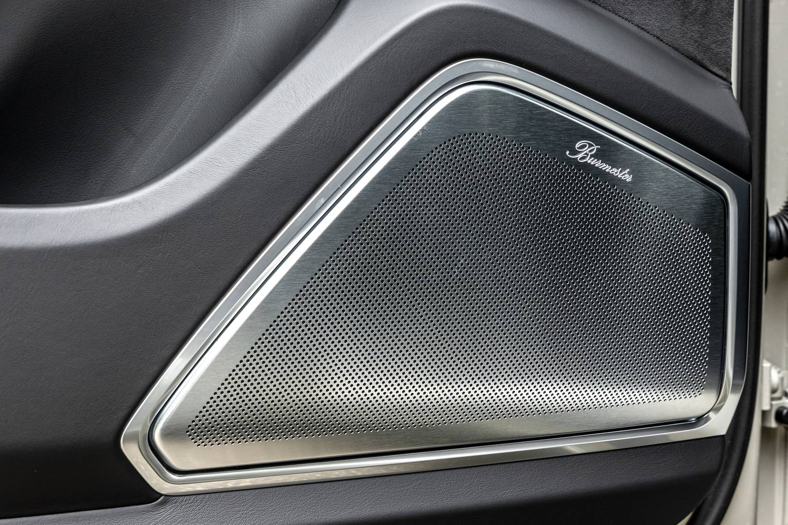 2023 Porsche Cayenne interior DETAIL