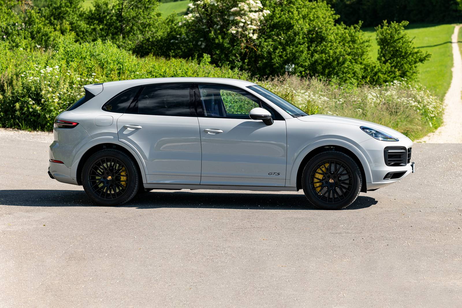 2023 Porsche Cayenne exterior S