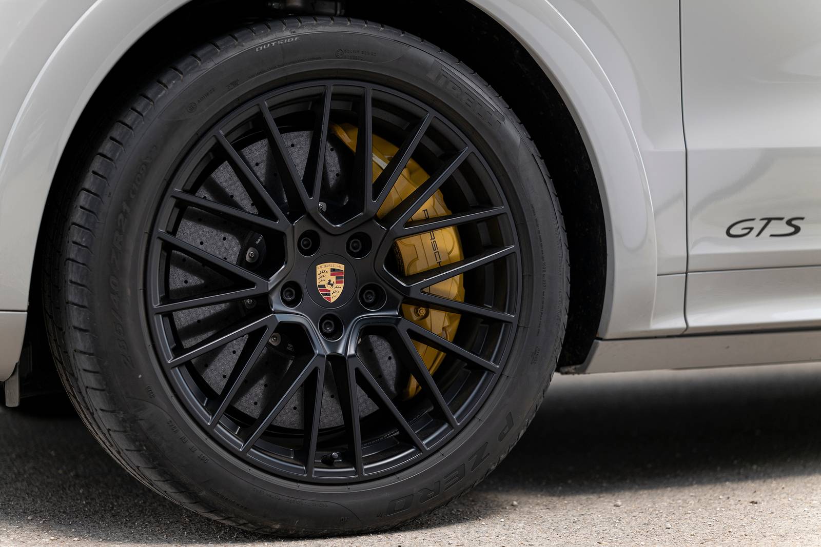 2023 Porsche Cayenne exterior W