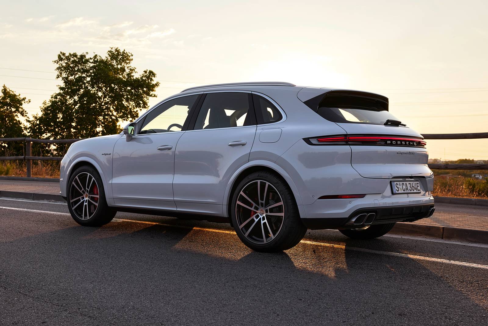 2024 Porsche Cayenne exterior FQ