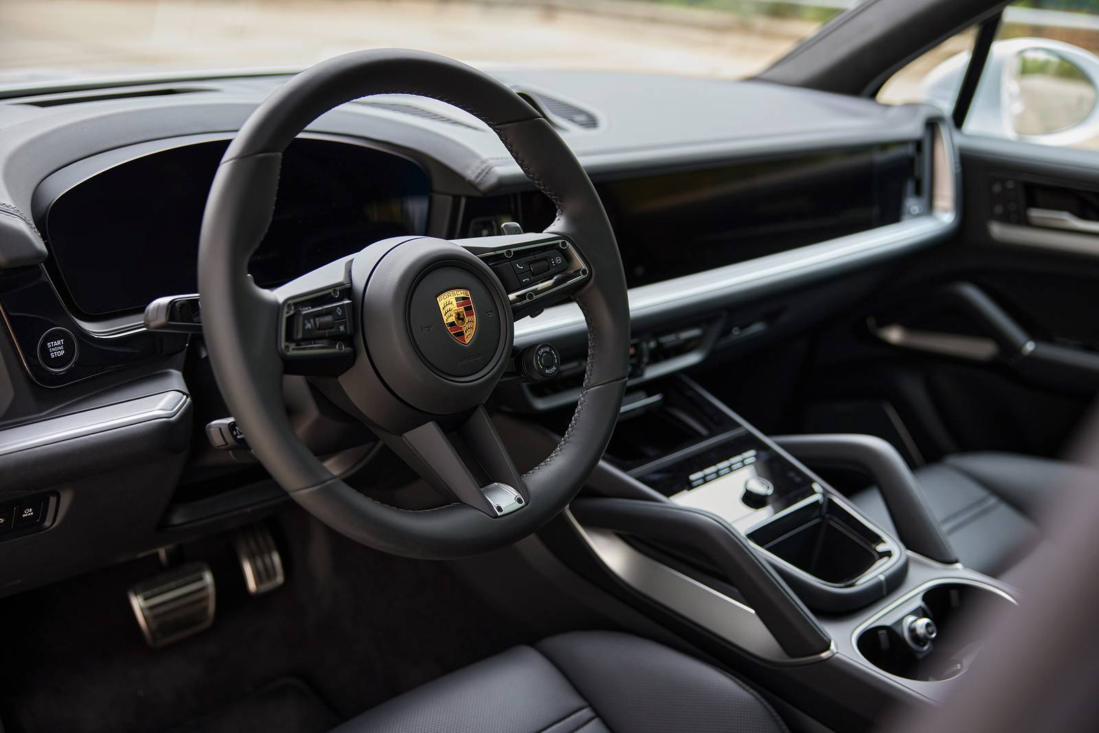 2024 Porsche Cayenne interior SWD