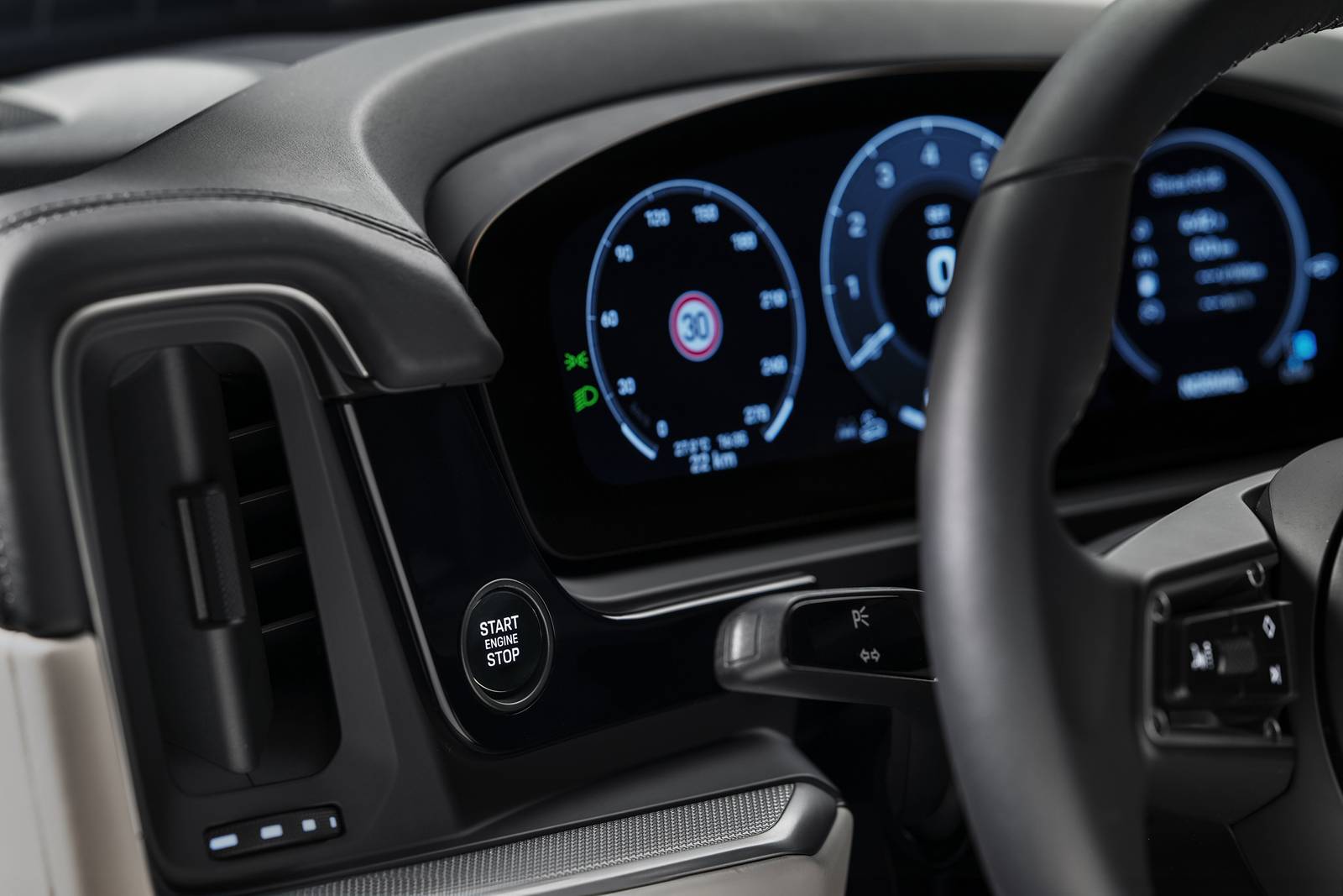 2025 Porsche Cayenne interior DETAIL