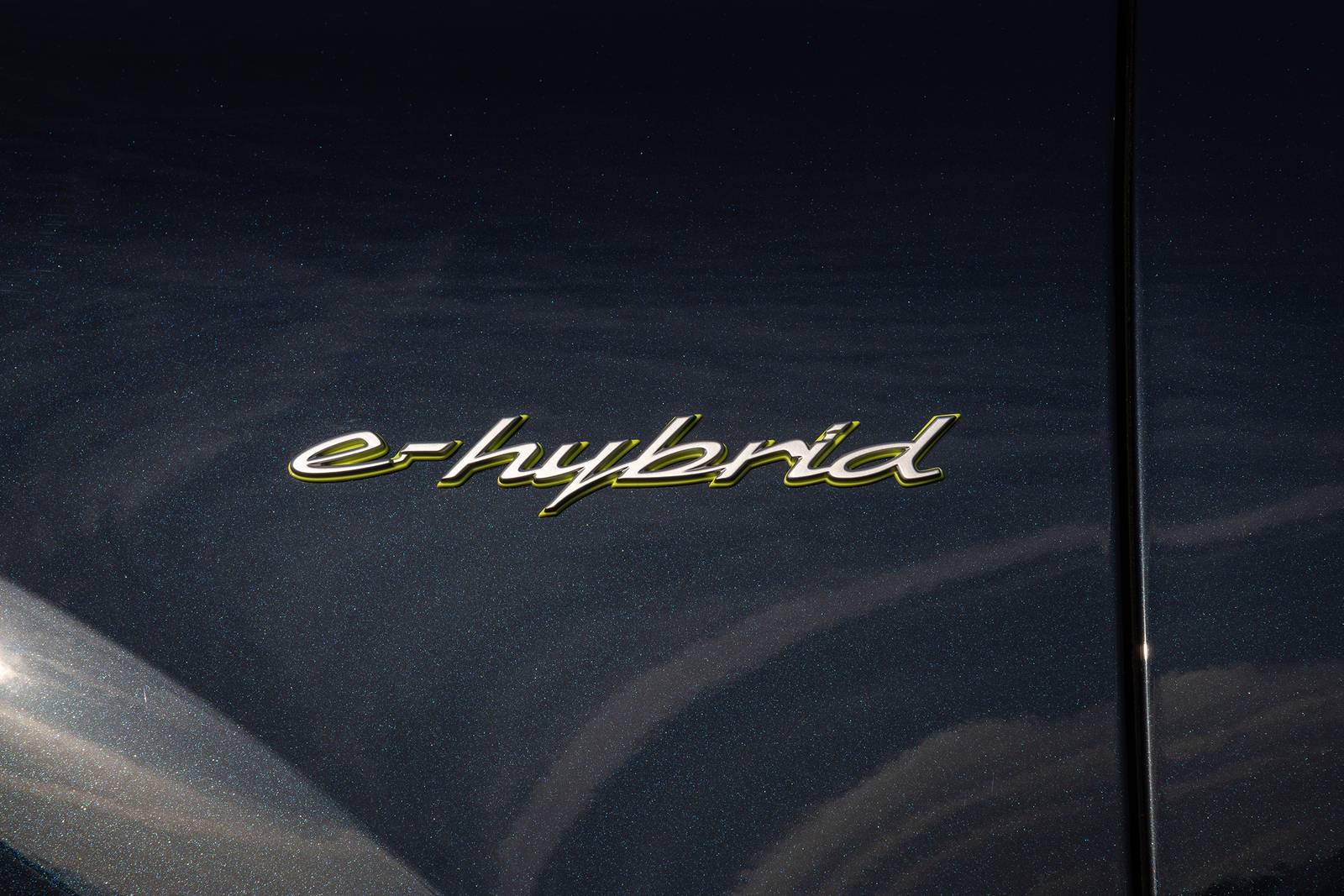 2025 Porsche Cayenne exterior FBDG