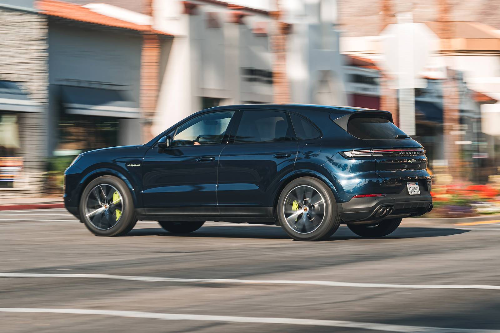 2025 Porsche Cayenne — OEM photo 4
