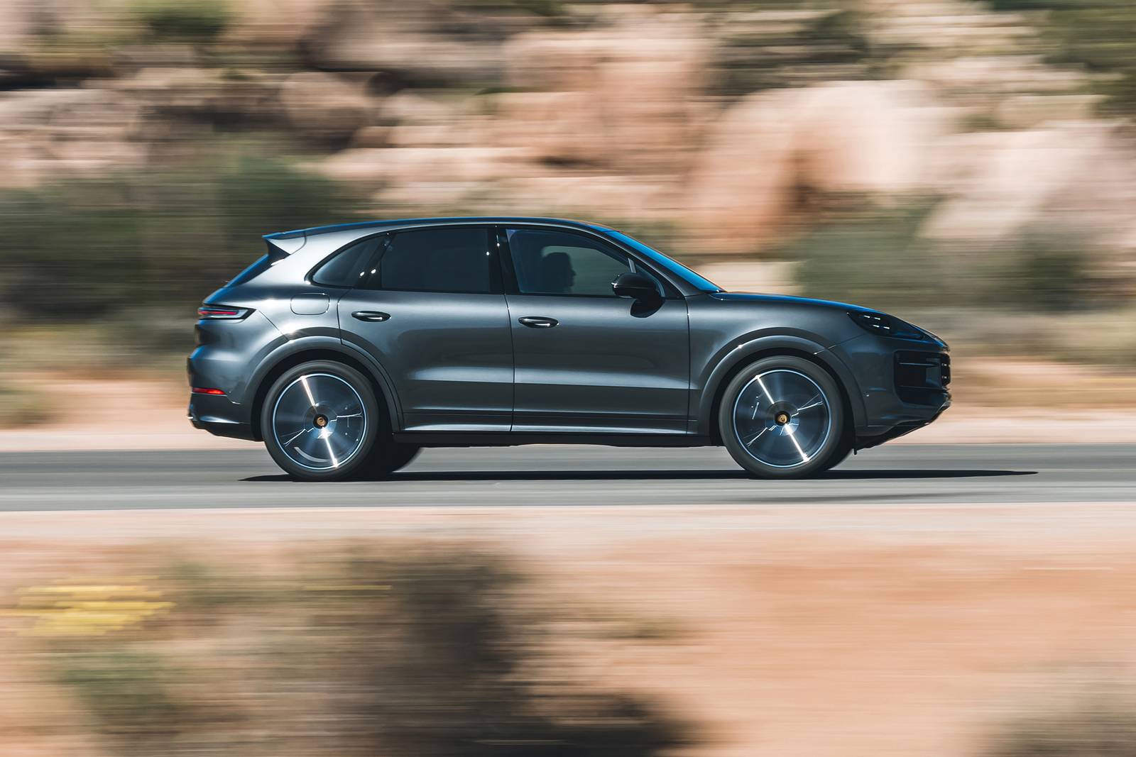 2025 Porsche Cayenne — OEM photo 3
