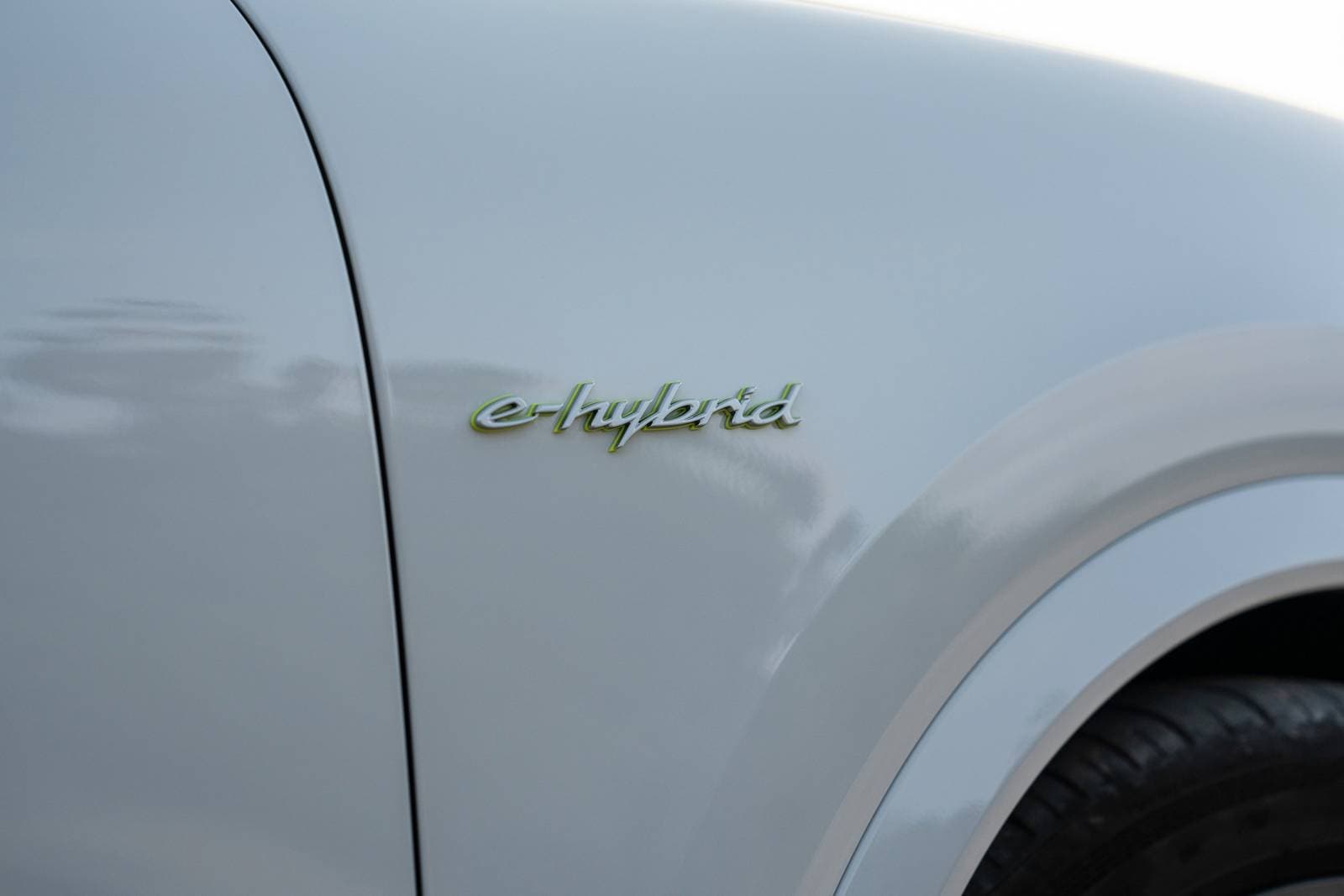 2025 Porsche Cayenne exterior FBDG