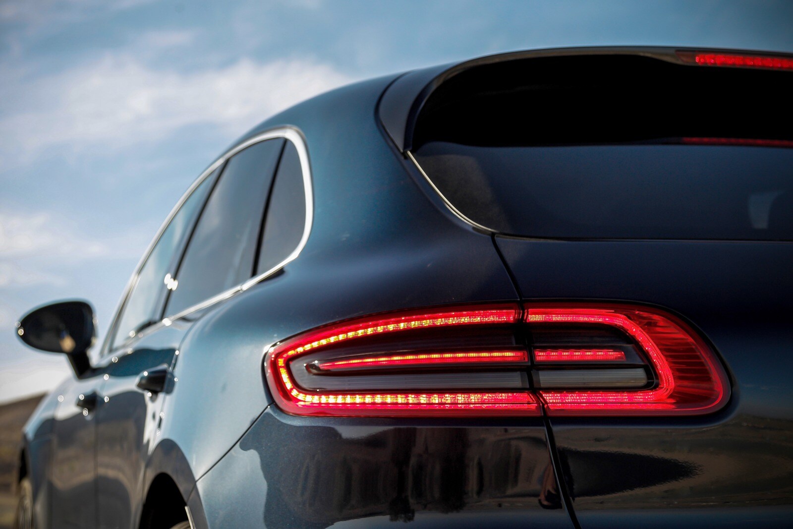 2018 Porsche Macan front safety EDETAIL