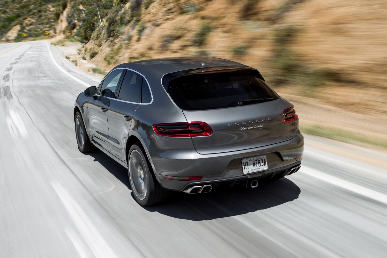 2018 Porsche Macan exterior FQ