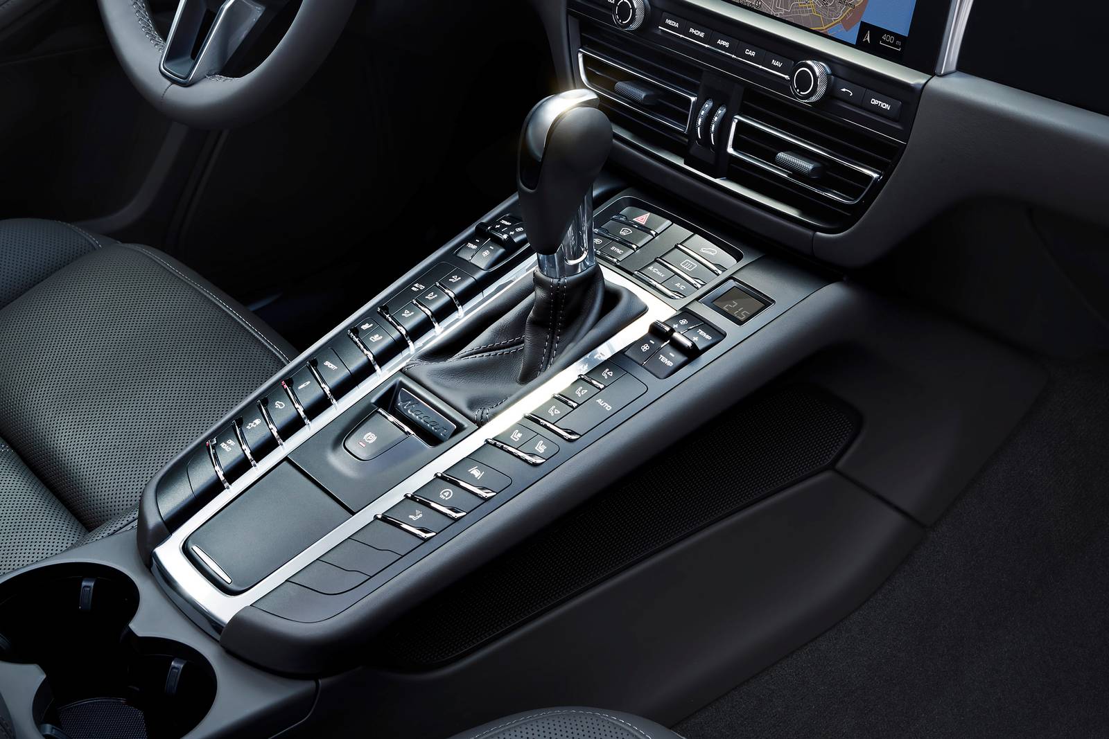 2019 Porsche Macan interior SHF