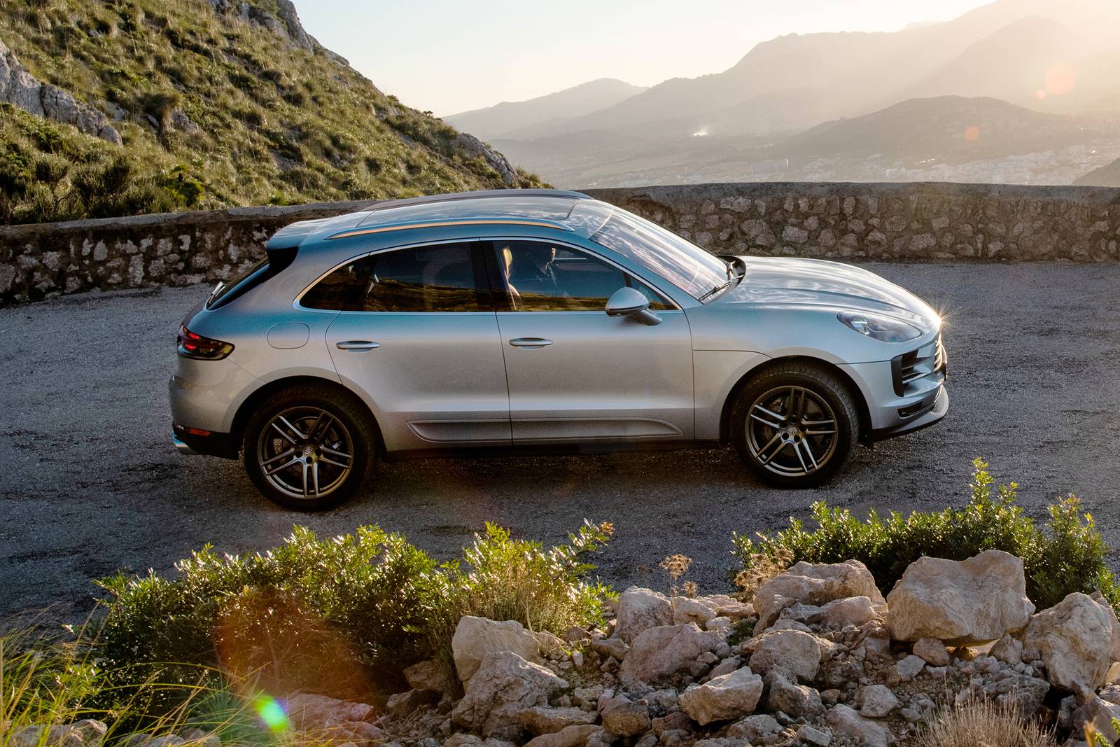 2020 Porsche Macan exterior S