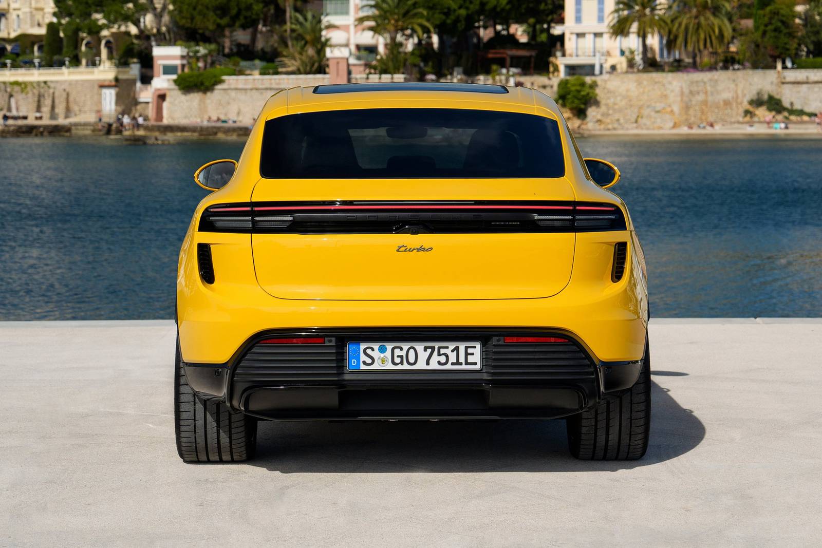 2024 Porsche Macan — OEM photo 3