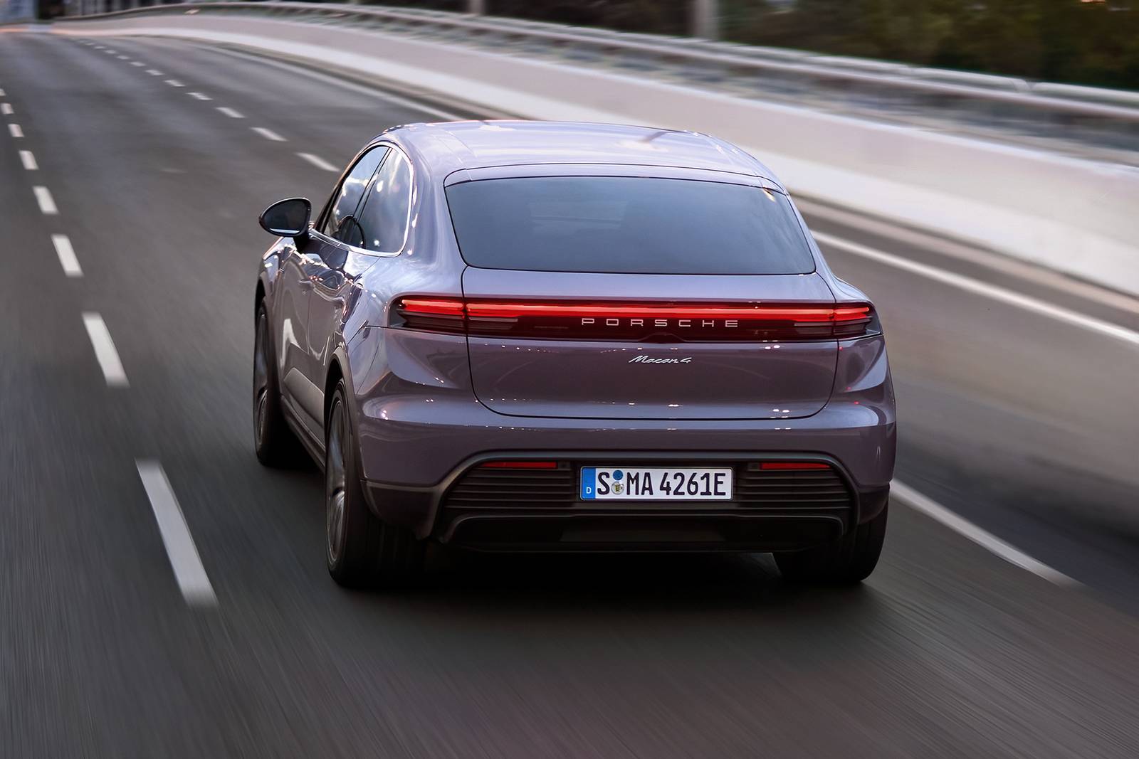 2025 Porsche Macan exterior FQ