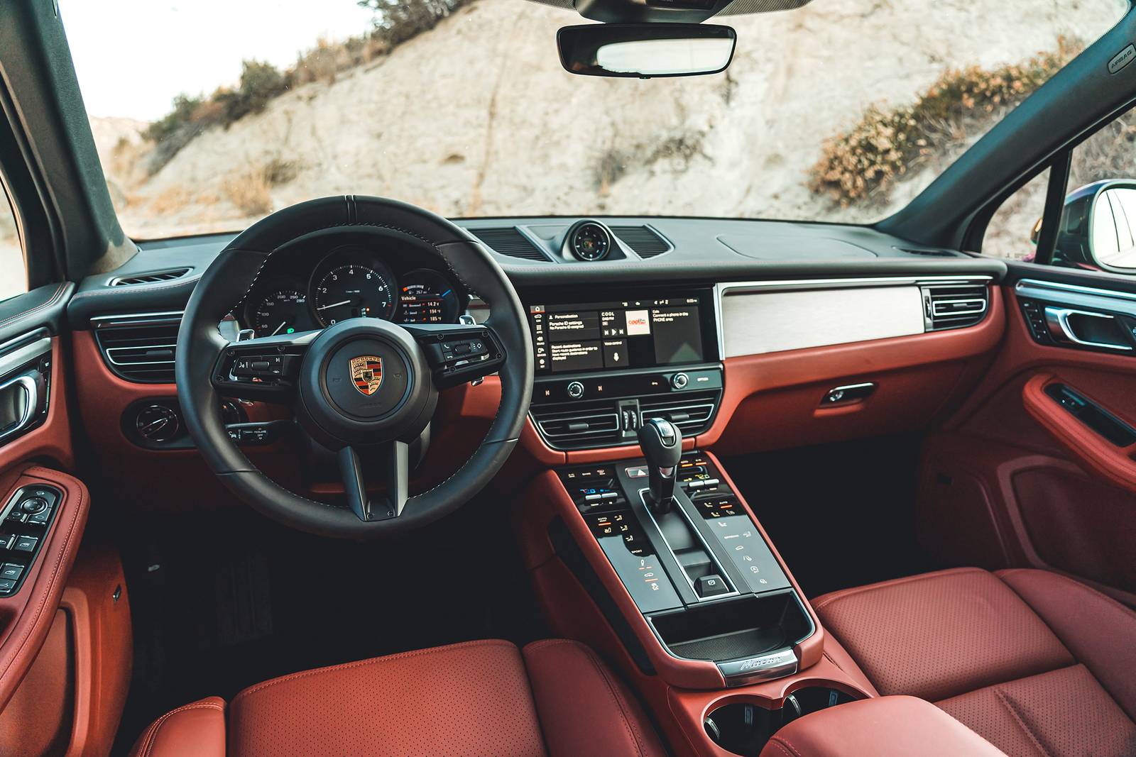 2025 Porsche Macan interior D