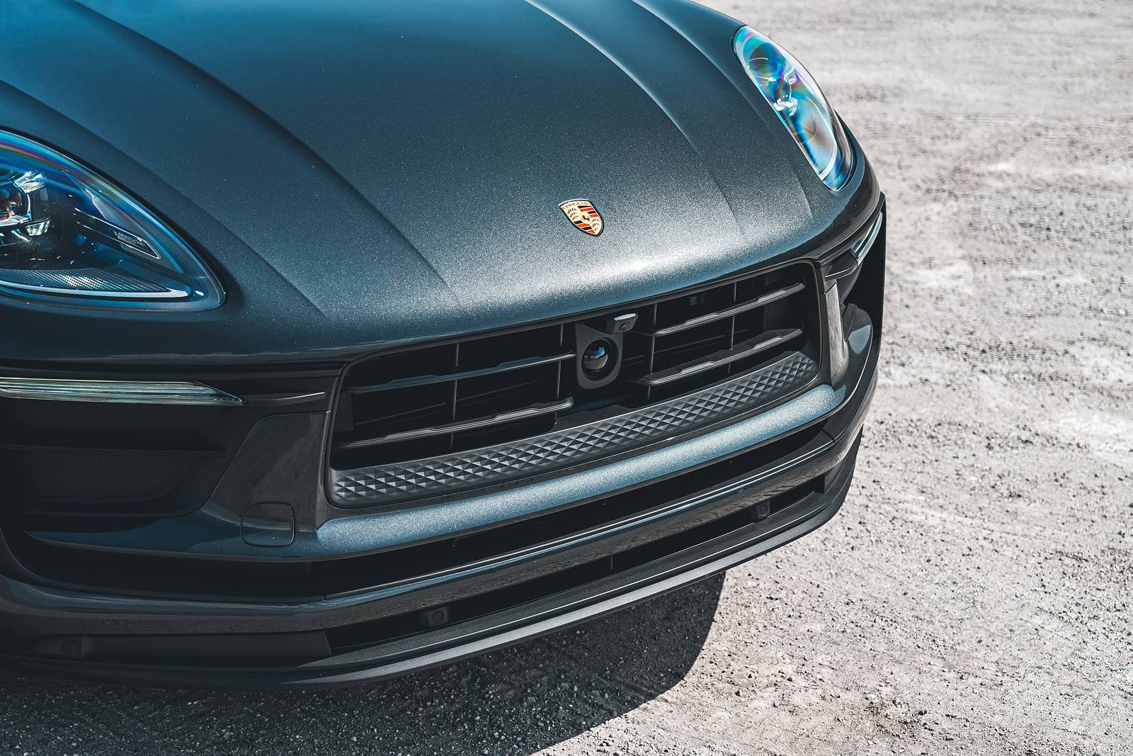 2025 Porsche Macan exterior EDETAIL