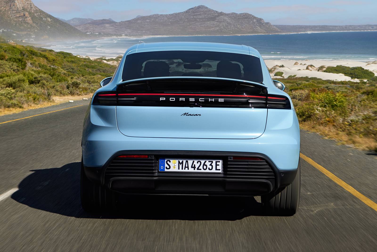 2025 Porsche Macan exterior FQ