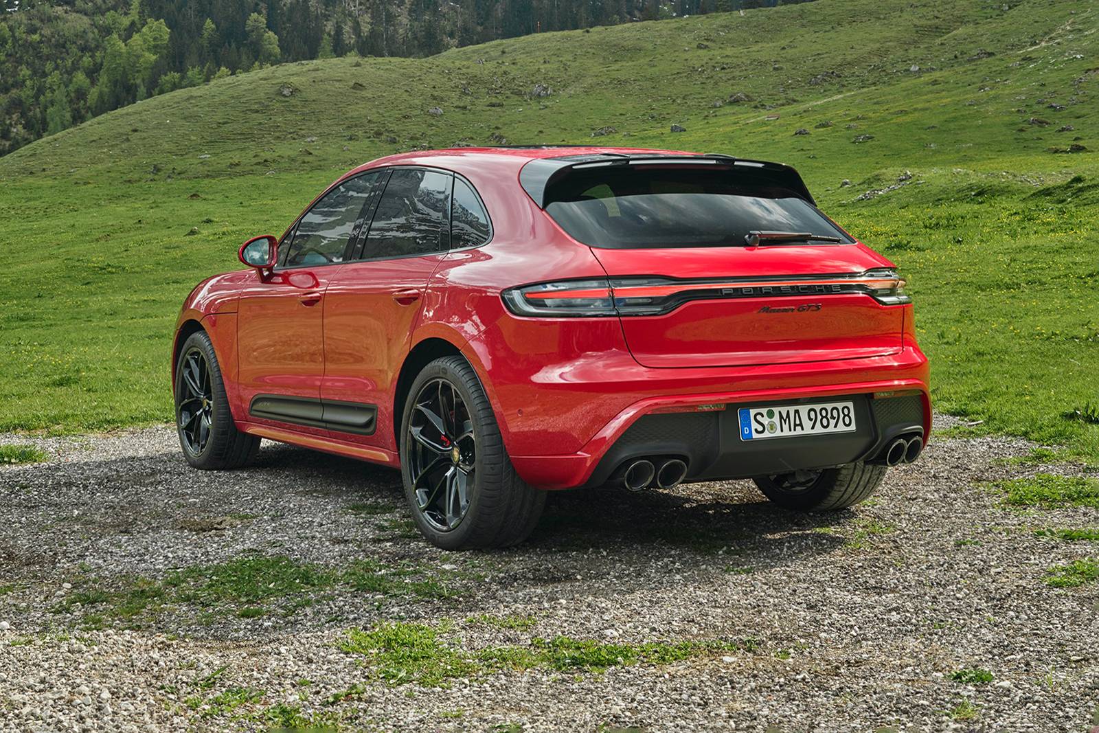 2025 Porsche Macan exterior RQ