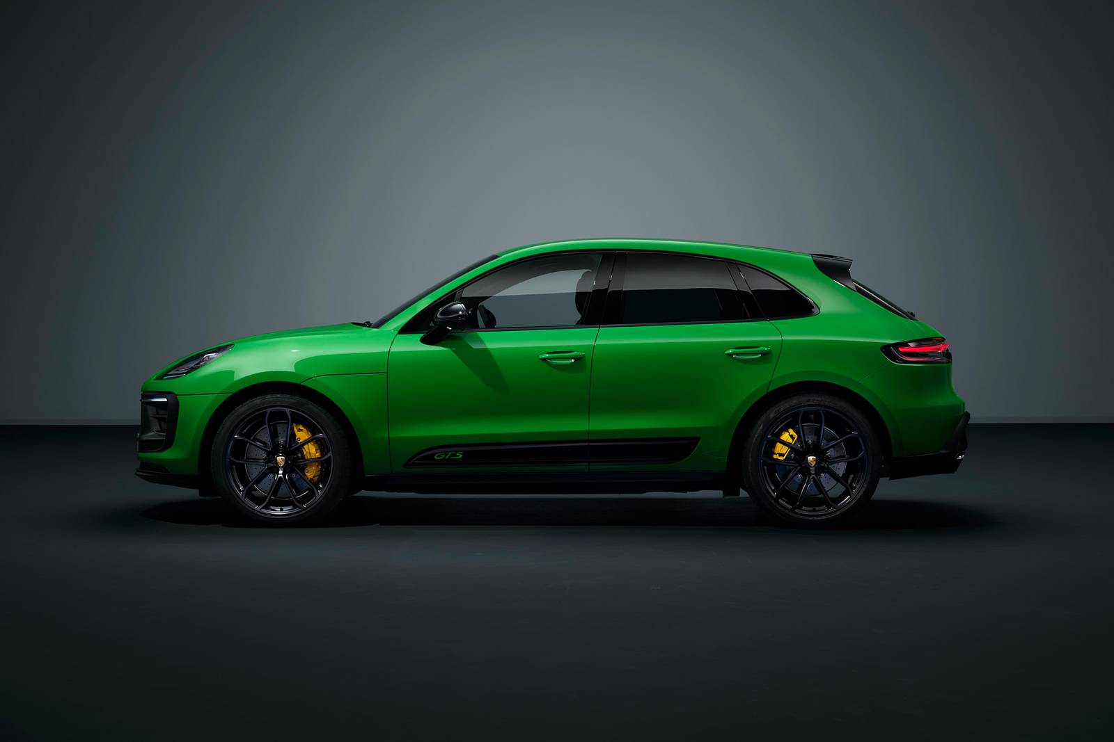 2025 Porsche Macan exterior S