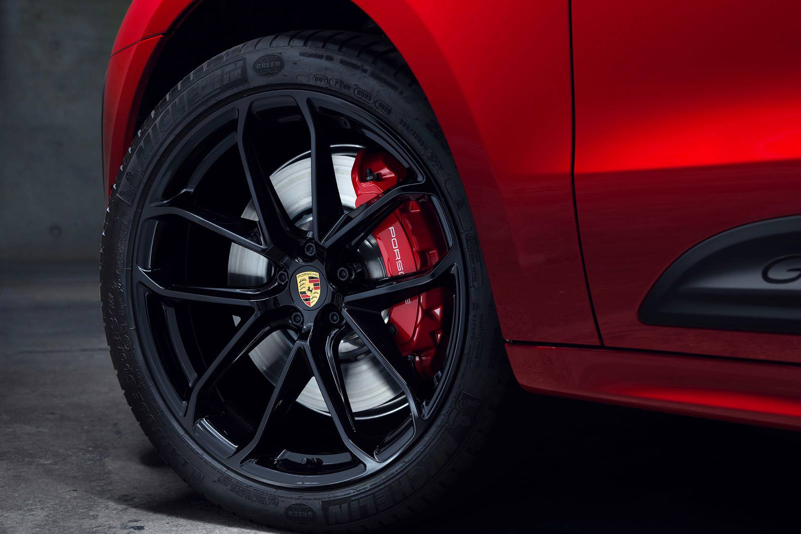 2025 Porsche Macan exterior W