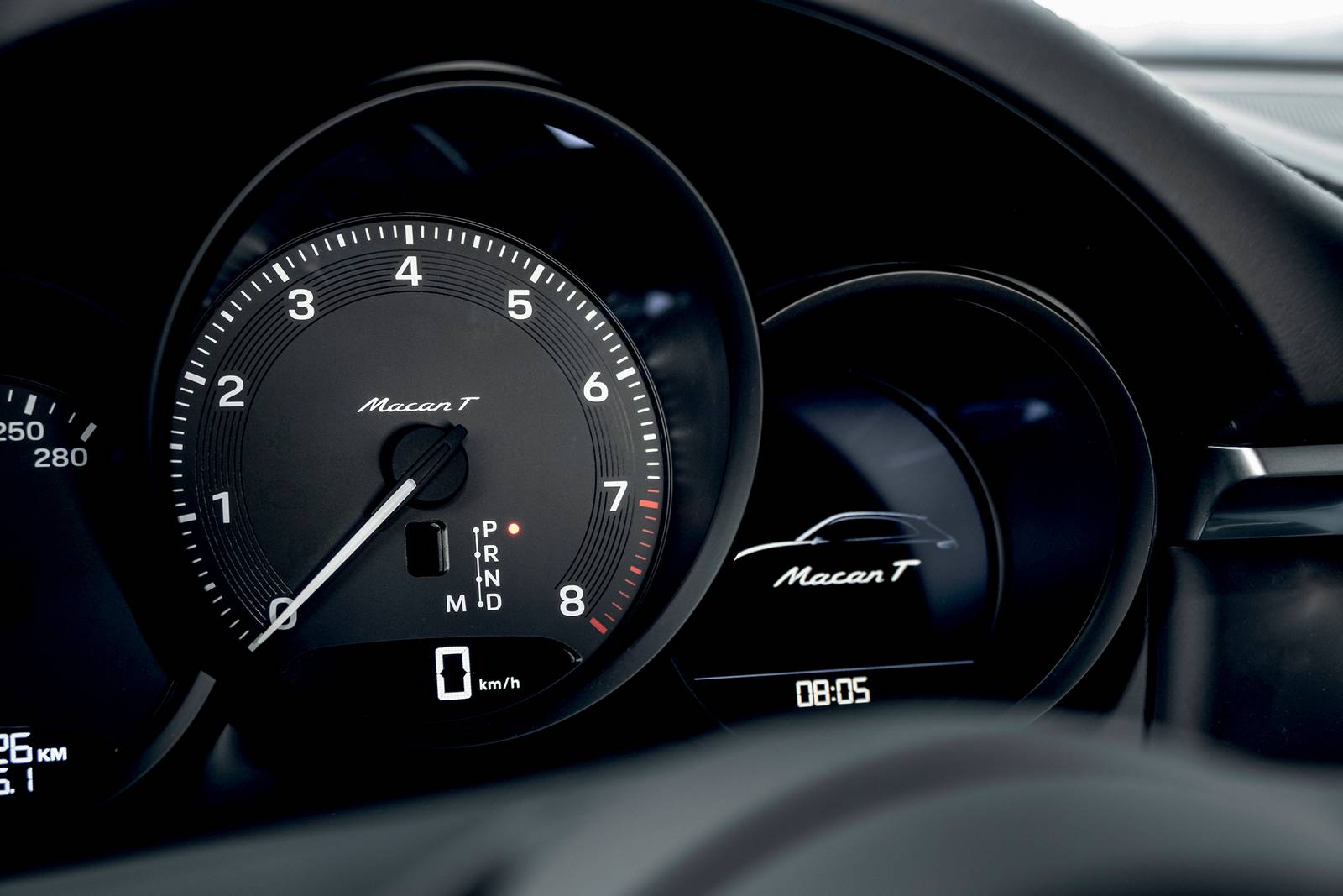 2025 Porsche Macan interior G