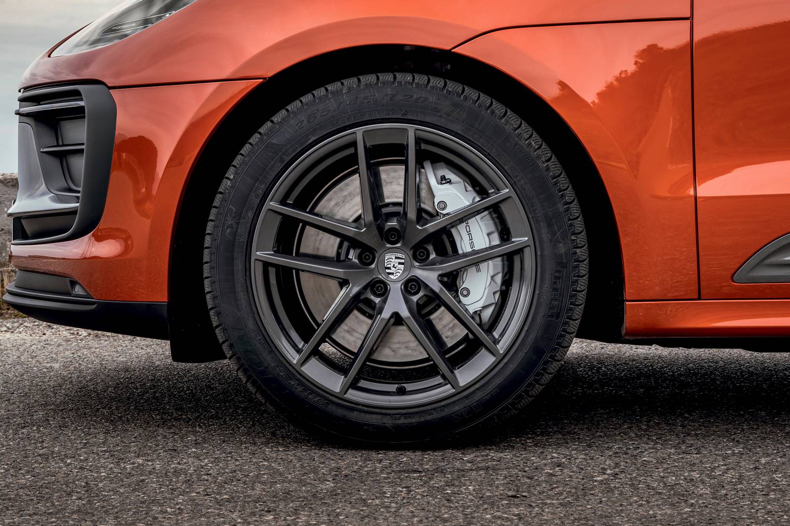 2025 Porsche Macan exterior W