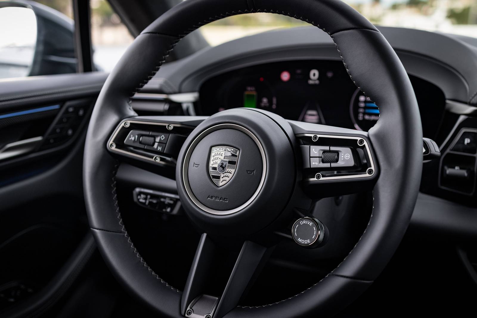 2025 Porsche Macan interior SWD