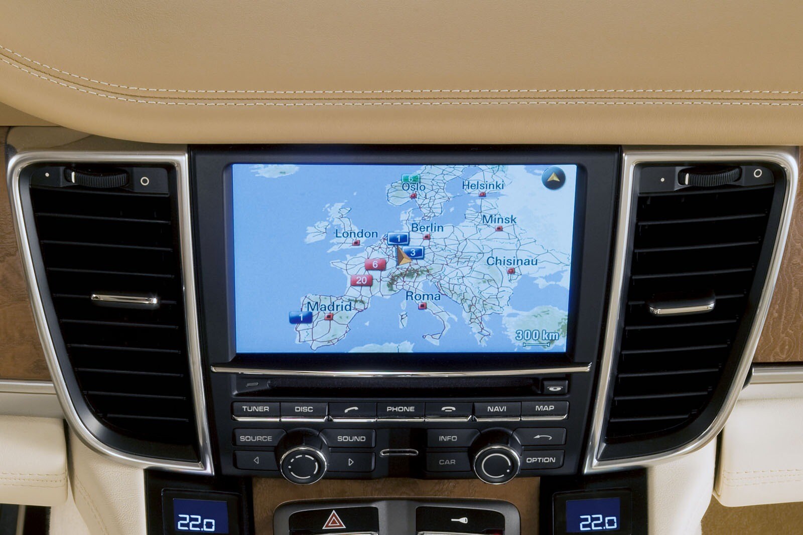 2013 Porsche Panamera interior NAVSYS