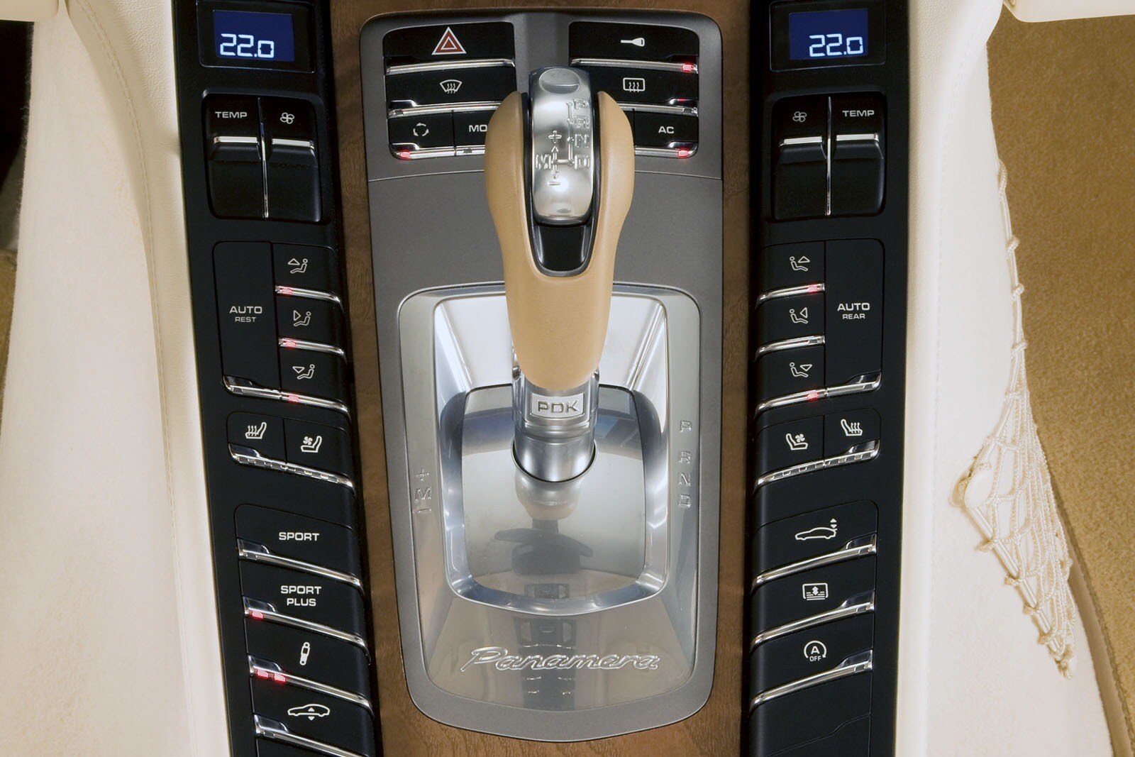 2013 Porsche Panamera interior SHF