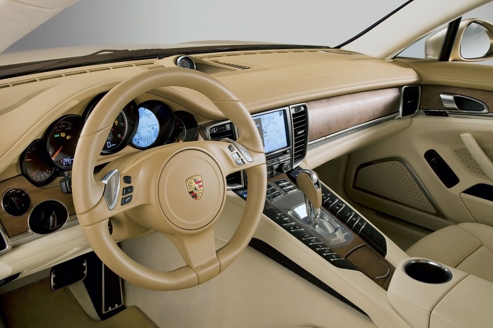 2013 Porsche Panamera interior I