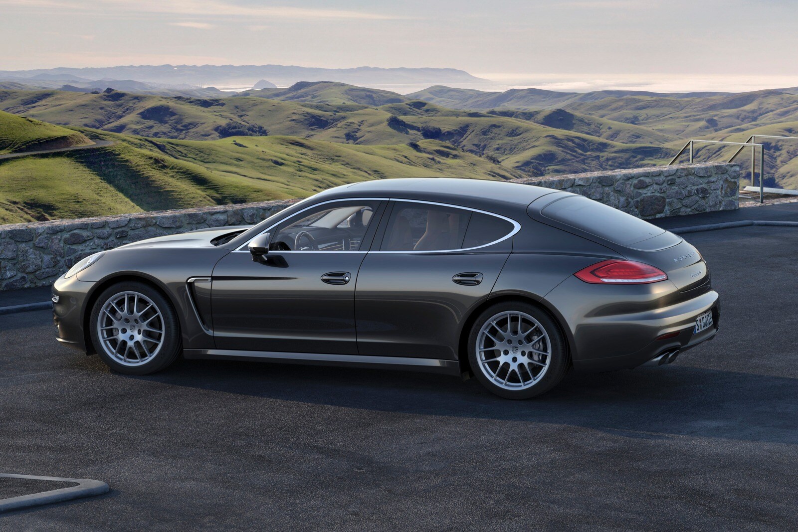 2014 Porsche Panamera 4S Sedan Exterior