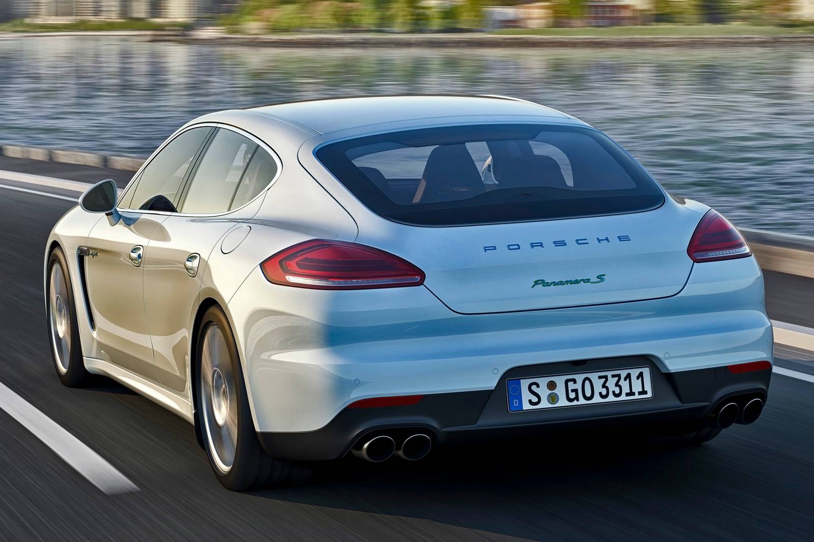 2014 Porsche Panamera exterior FQ