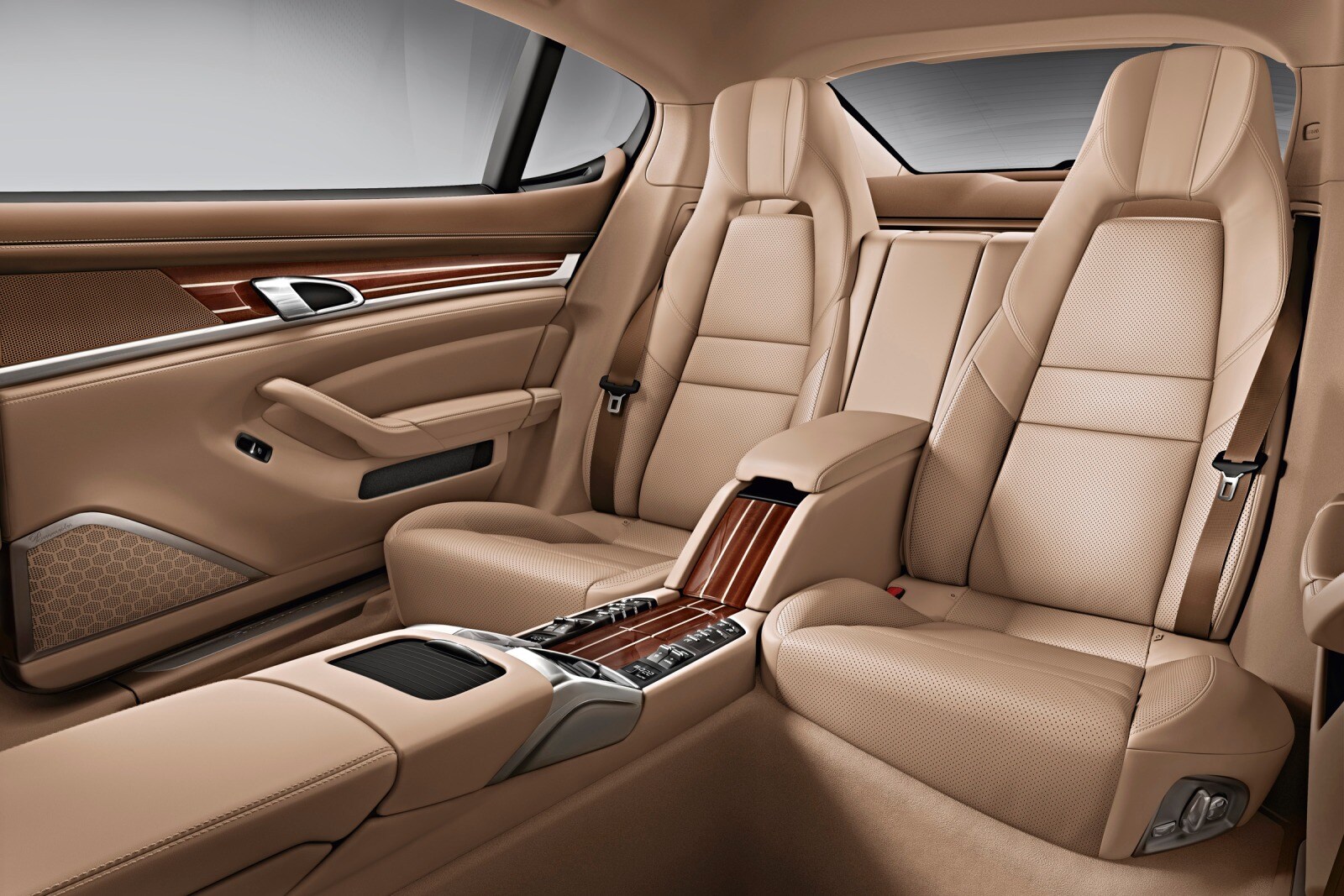 2014 Porsche Panamera interior RI