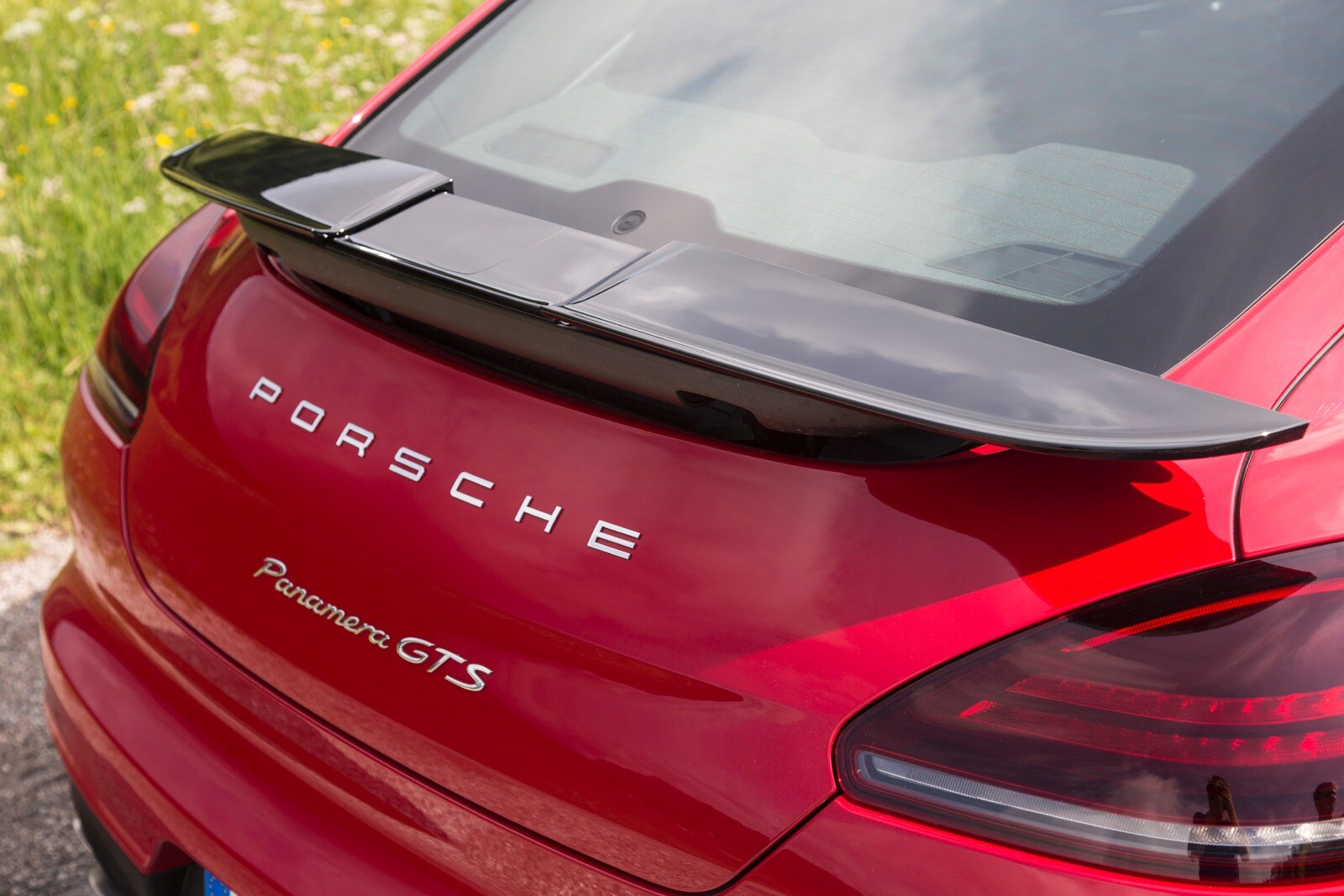 2015 Porsche Panamera exterior RBDG