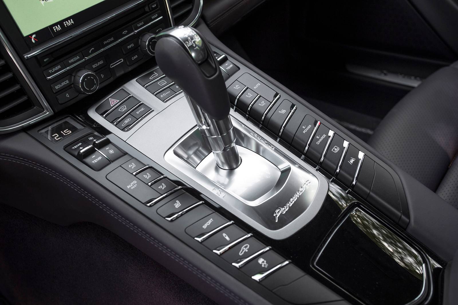 2015 Porsche Panamera interior SHF