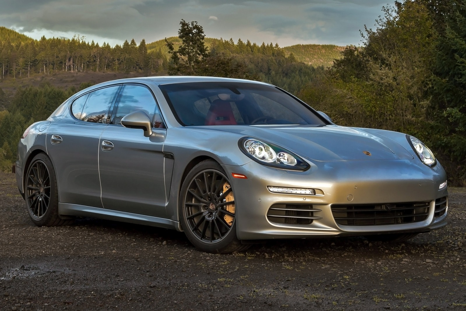 2016 Porsche Panamera exterior FQ