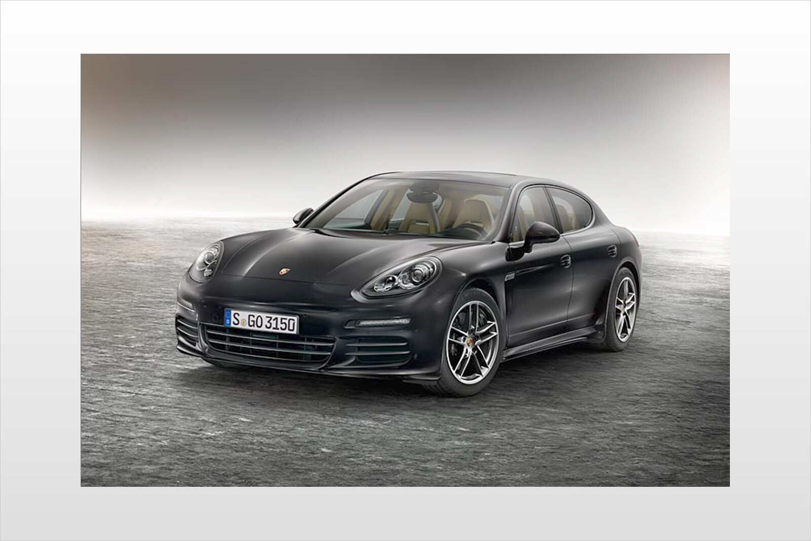 2016 Porsche Panamera exterior FQ